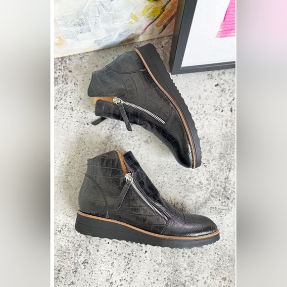 DJANGO & JULIET* 'Ohmyes' Black Double Zip Front Croc Leather Ankle Boot Sz 39 - Picture 3 of 17